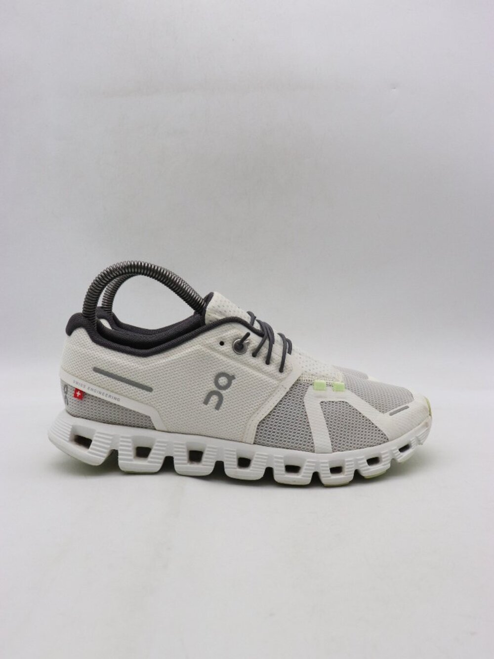 On Running Cloud 5 Women's Size 7.5 White Lace Up Athletic Sneakers